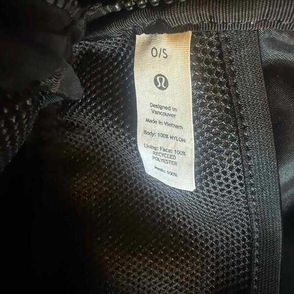 Lululemon Everywhere Belt Bag Black EUC Viral TikTok Favorite - Picture 7 of 7